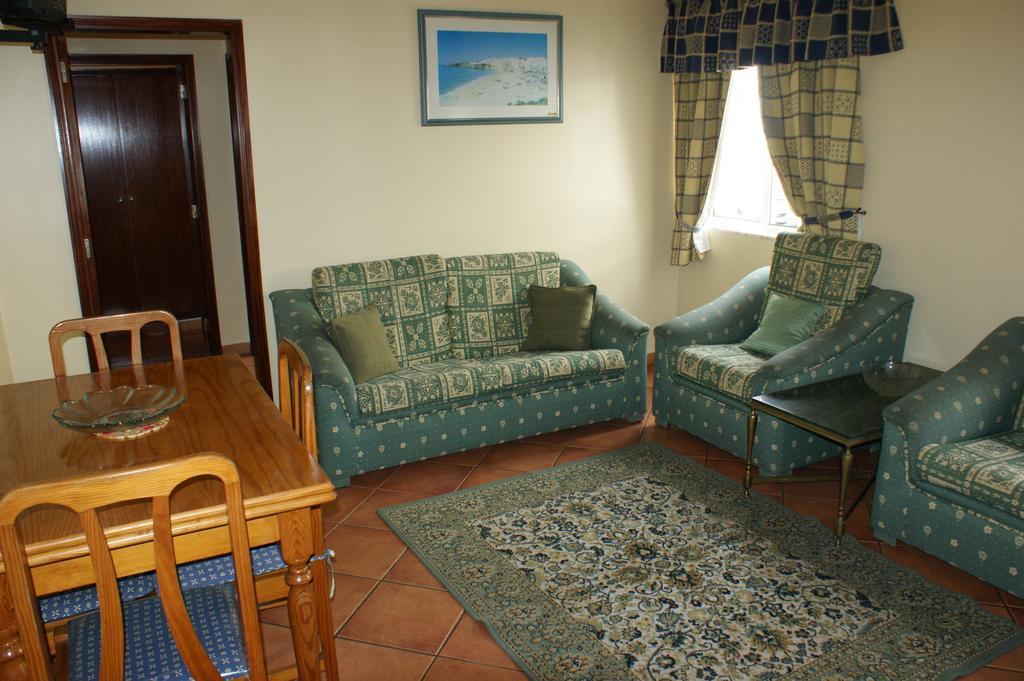 Casa Mitchell Apartment อัลบูเฟรา ภายนอก รูปภาพ